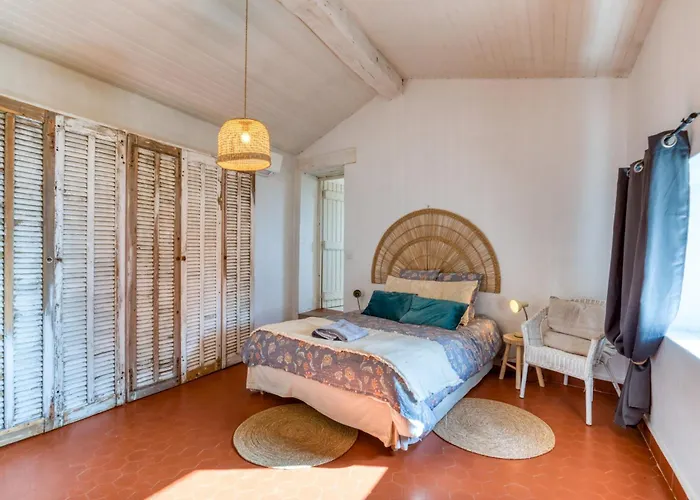 - Entre Amis Holiday home Saint-Martin-de-Londres