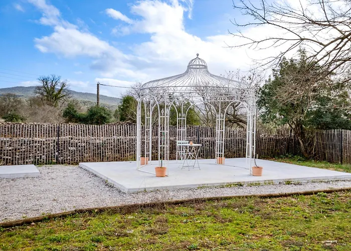 - Entre Amis Holiday home Saint-Martin-de-Londres